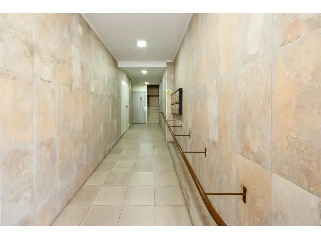Semiatico con terraza junto Hospital Traumatologia La Granada