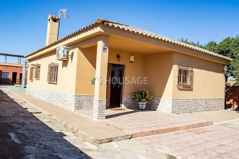 Villa en Venta Alcalá de Guadaíra Dos Chalés con Piscina