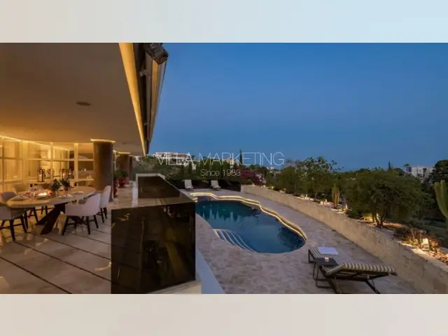 Villa Lujosa 5 Dormitorios La Quinta Espa	




tildea