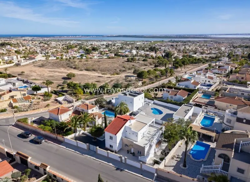 Chalet en Venta Ciudad Quesada 4 Dormitorios Piscina Privada