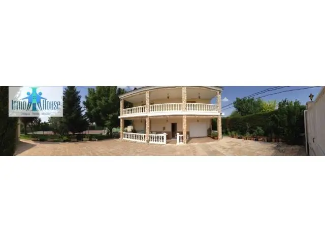 Chalet en Venta Albacete Vereda Jaen 5 Dormitorios Piscina Jardin