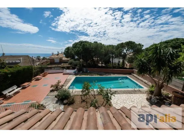 Casa en Venta Vilassar de Dalt con Jardin Piscina y Garaje