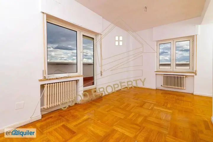 Atico en alquiler Madrid 140m2 3 habitaciones 2 baños terraza amueblado