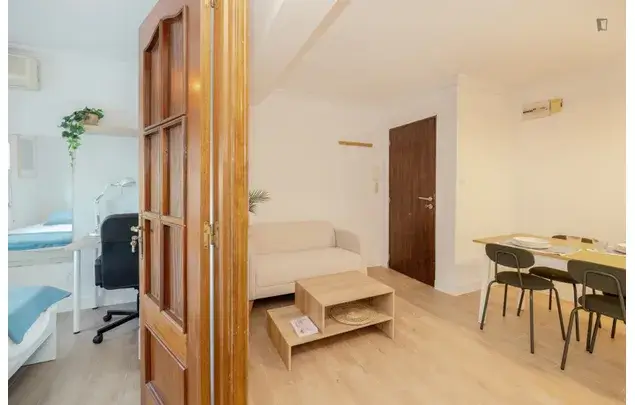 Rent 4 bedroom apartment in Jerez