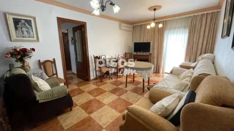 Piso en Venta en Ubrique 3 Dormitorios Balcon Luminoso