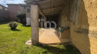 Chalet con Patio en Castilfalé
