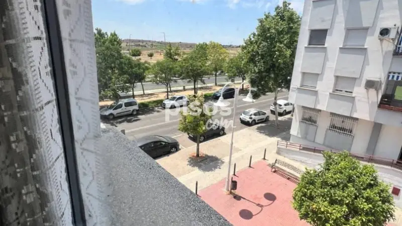 Piso en venta en Plaza Bellavista Con Vistas A Avenida y Con Garaje