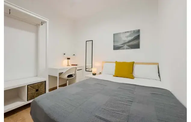Habitaci
ón 110m
² Barcelona Alquiler 4-18 noches