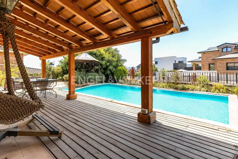 Chalet en Venta Palau de Plegamans 265m2 5 Dormitorios Jardin Piscina