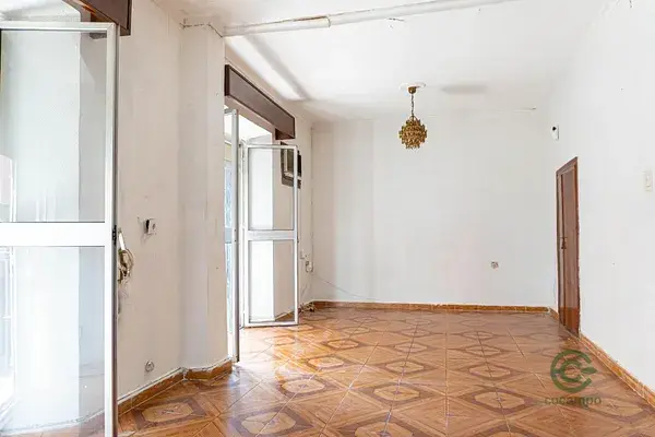 Edificio con 3 viviendas y local en Alfalfa Sevilla