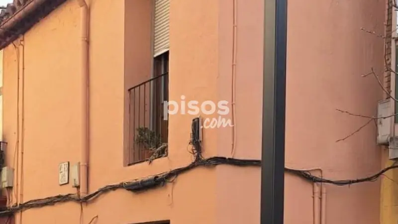 Casa en venta en Sant Vicenç dels Horts - 5 dormitorios y terraza