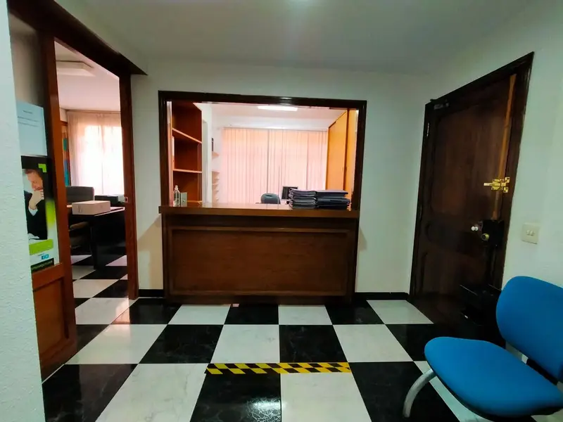 Oficina en Alquiler Gand
ia Centro Hist




ico