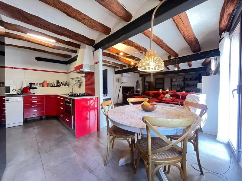 Chalet en venta Sant Marti de Tous con jardin placas solares