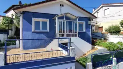Casa en Venta en Roces Gijon con Terraza y Garaje