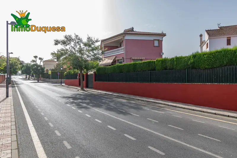 Chalet en Venta Cullar Vega Granada 4 Dormitorios Piscina Jardin