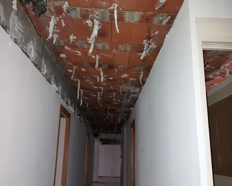 Garaje en venta en Oviedo 232m2