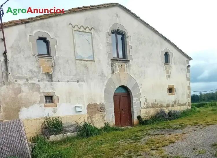 Venta Finca Recreo Girona 900m2 40 Has