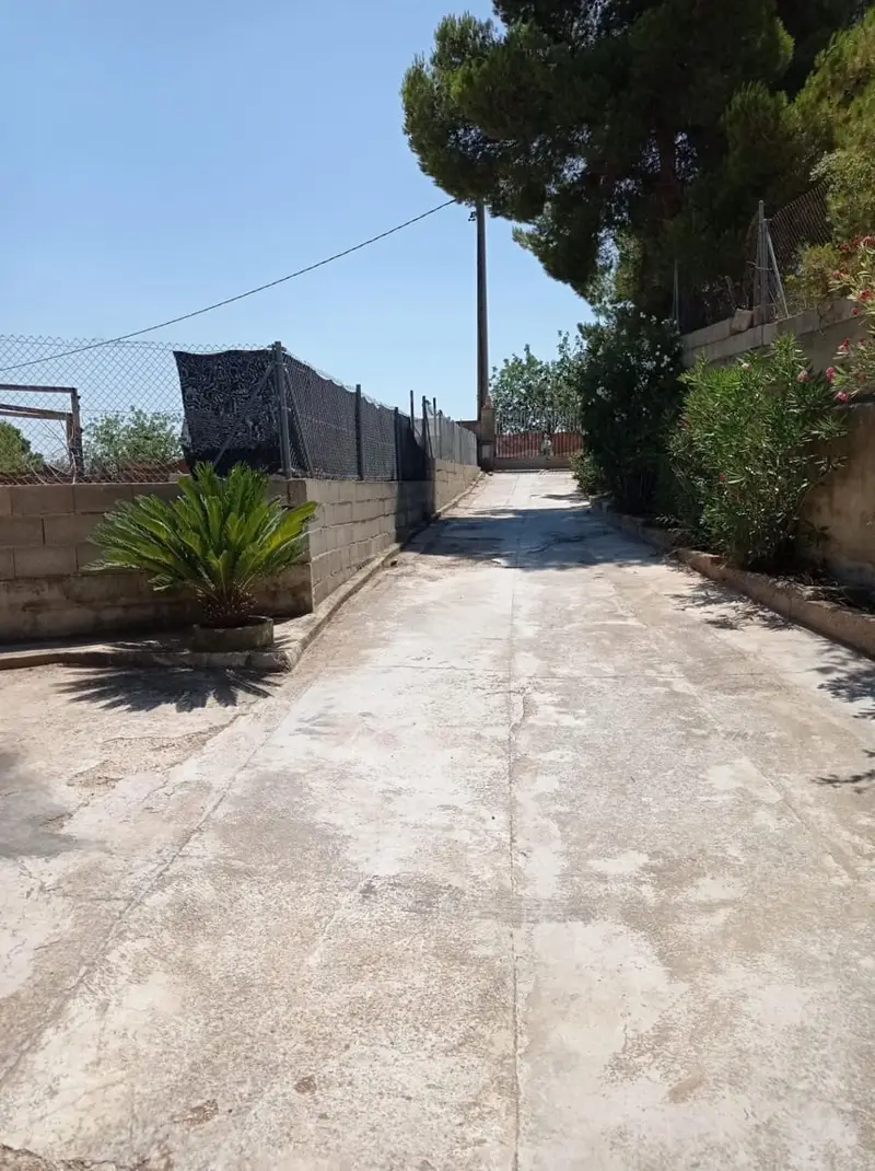 Chalet en Venta Alborache con Piscina y 3 Dormitorios