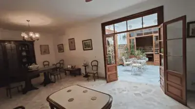 Casa en venta en Osuna 4 habitaciones 2 baños garaje patios