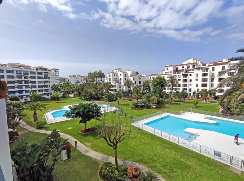 Piso de 2 Dormitorios alquiler Puerto Banus, España