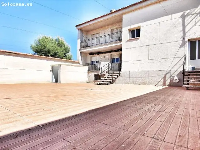 Piso con Cochera y Patio - Ideal Familias