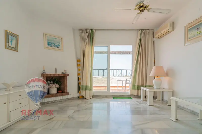 Apartamento en Calahonda con Vistas Panorámicas