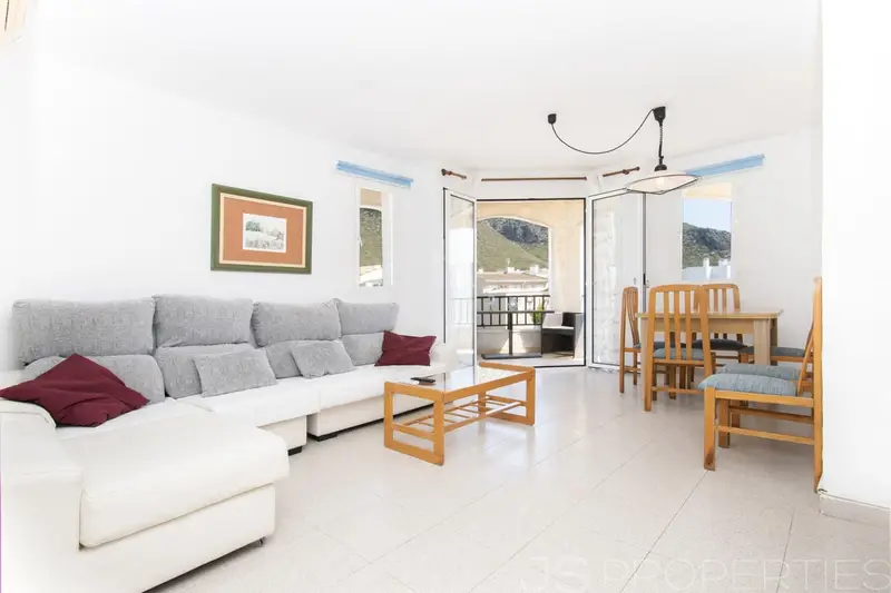 Bloque de Apartamentos con Local Comercial en Puerto Pollensa
