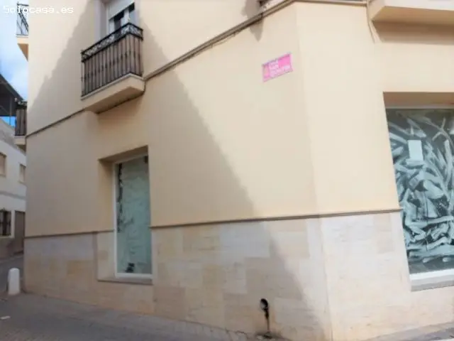 Local Comercial en Berja Centro 214m2 Luminoso