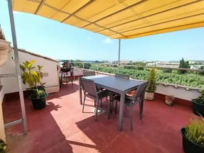 Casa 3 Plantas Pineda de Mar: Amplia y Familiar con Terraza