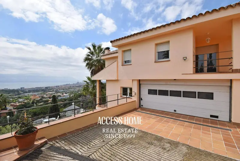Chalet en Venta Mas Ram Badalona Vistas al Mar 779m2
