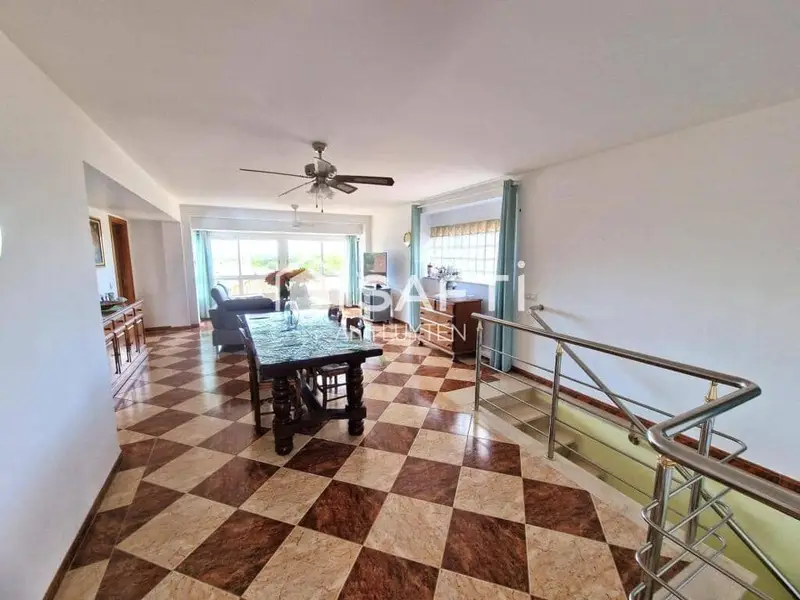 Chalet en Venta Vilajuiga Girona con Garaje Jardin y Chimenea
