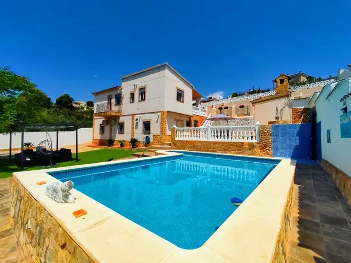 Villa 6 Dormitorios Turis Licencia Turistica