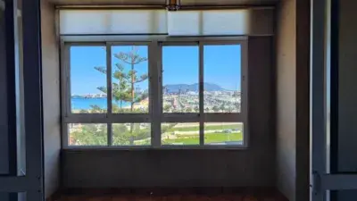Piso en venta en Centro 4 dormitorios con terraza y vistas al mar