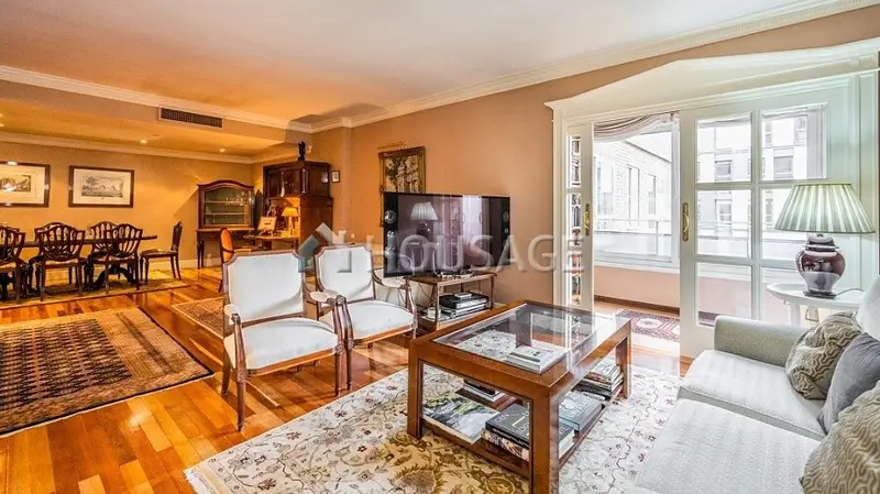 Piso en Venta Madrid Reformado con Garaje Piscina y Trastero