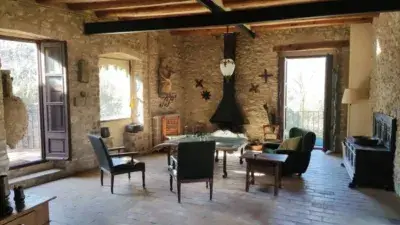 Casa de Piedra en Esponellà con Vistas al Río