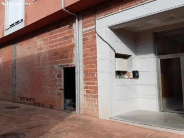 Local 342 m2 en Carral Fachada a 3 Calles
