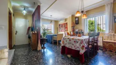 Casa Adosada en Belicena con Garaje Doble y Patio