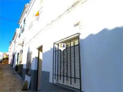 Casa de Pueblo en Martos con Dos Patios y Gran Atico