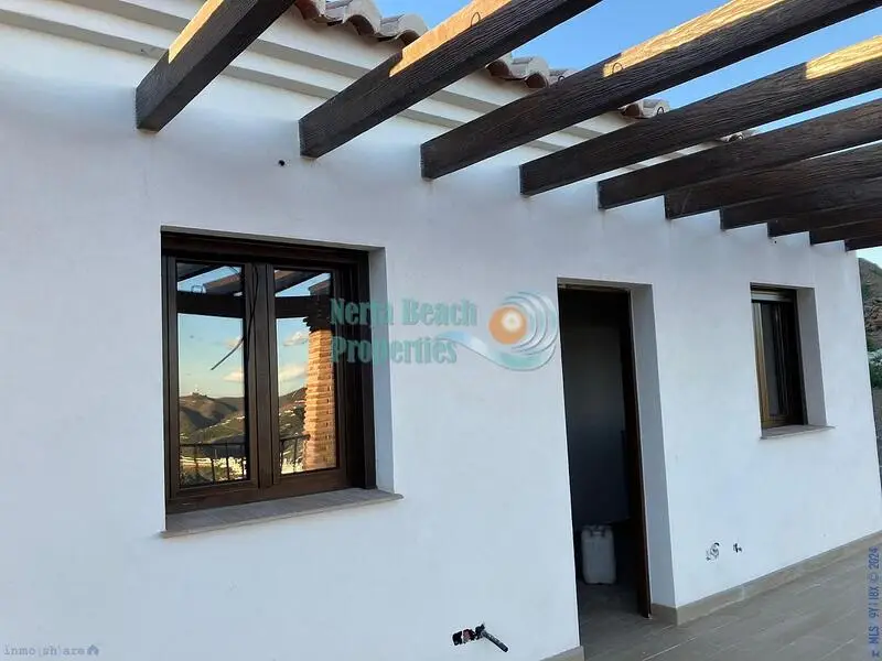 Adosado con Apero y Cultivo en Torrox