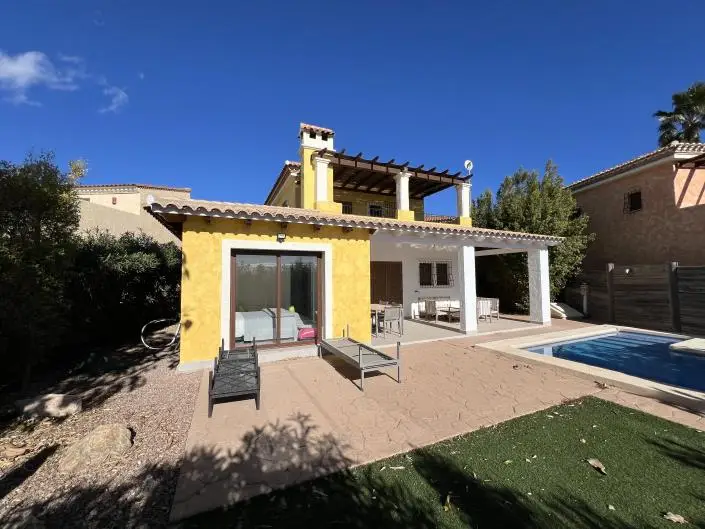 Villa 4 Dormitorios y 4 Baños en Desert Springs
