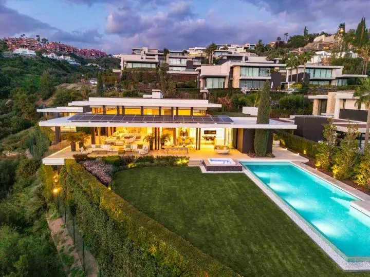 Villa Lujosa Moderna en La Quinta Benahvis