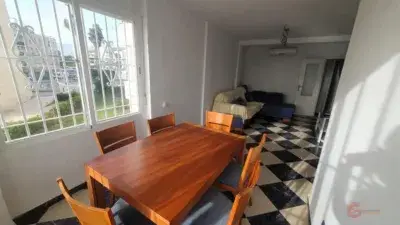 Piso en venta Playa Poniente 80m2 3 dormitorios 1 baño reformado