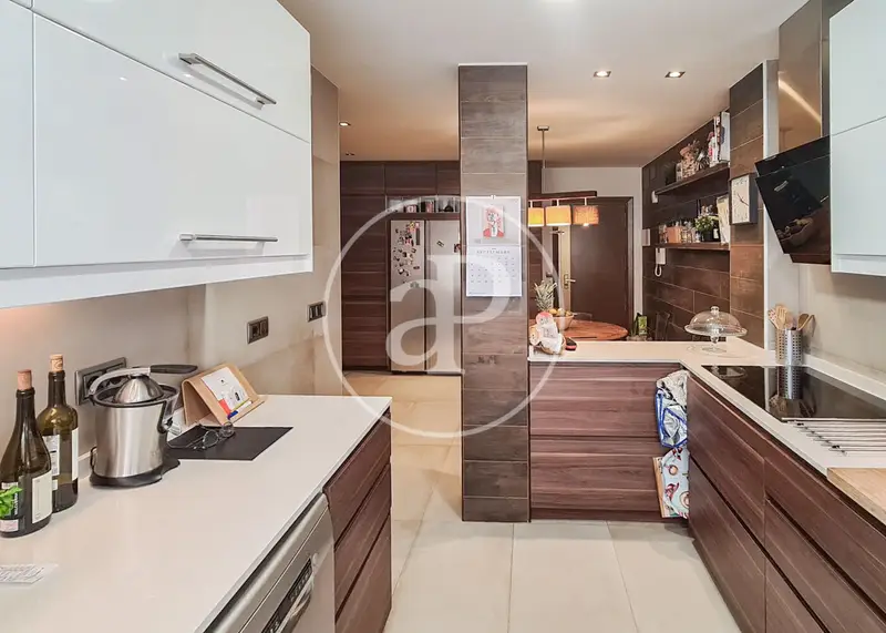 Piso en venta en calle Santa Engracia 4 dormitorios 2 baños terraza
