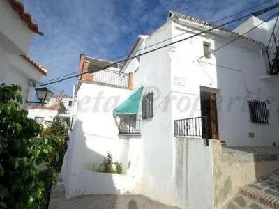 Casa Rural Andaluza en Canillas de Albaida: Ideal Familia o Bed & Breakfast