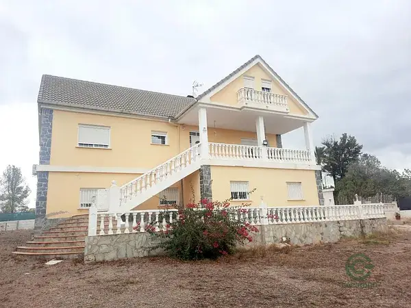 Chalet en Alginet con Piscina y Barbacoa