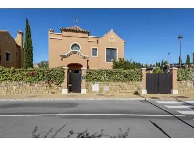 Azata Golf Villas Estepona Casas de Lujo
