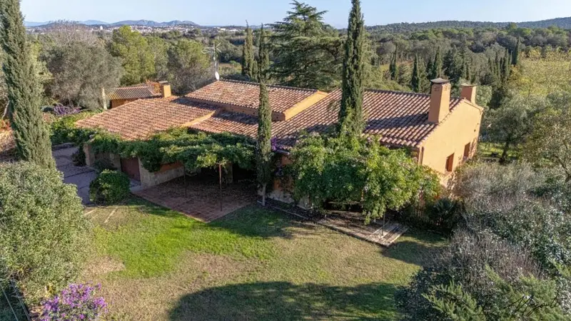 Casa de Campo Contemporanea en Baix Emporda