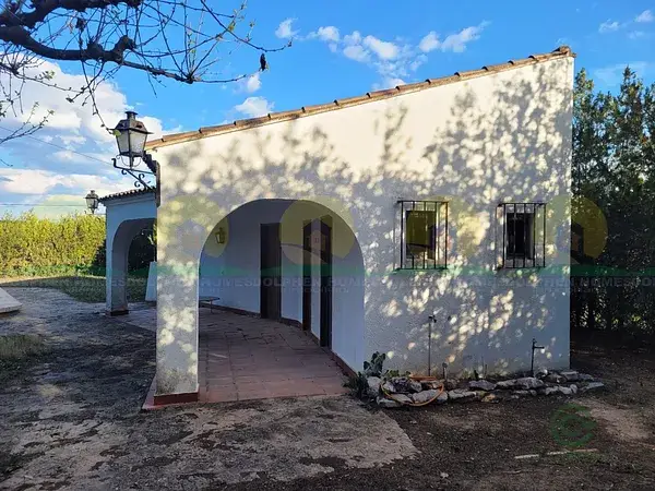 Finca con Piscina y 6 Dormitorios cerca de Valencia