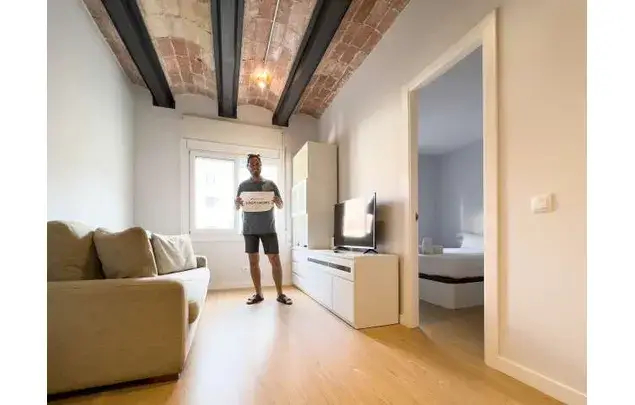 Rent 2 bedroom apartment of 50 m² in Barcelona