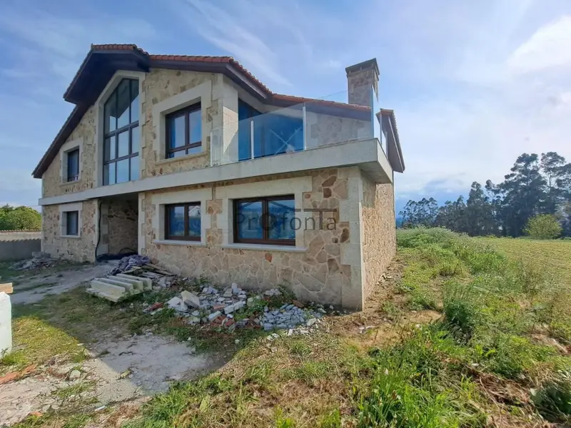 Casa unifamiliar en Miño con terraza